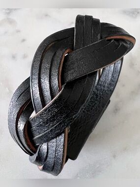 BRAIDED FAUX LEATHER BRACELET